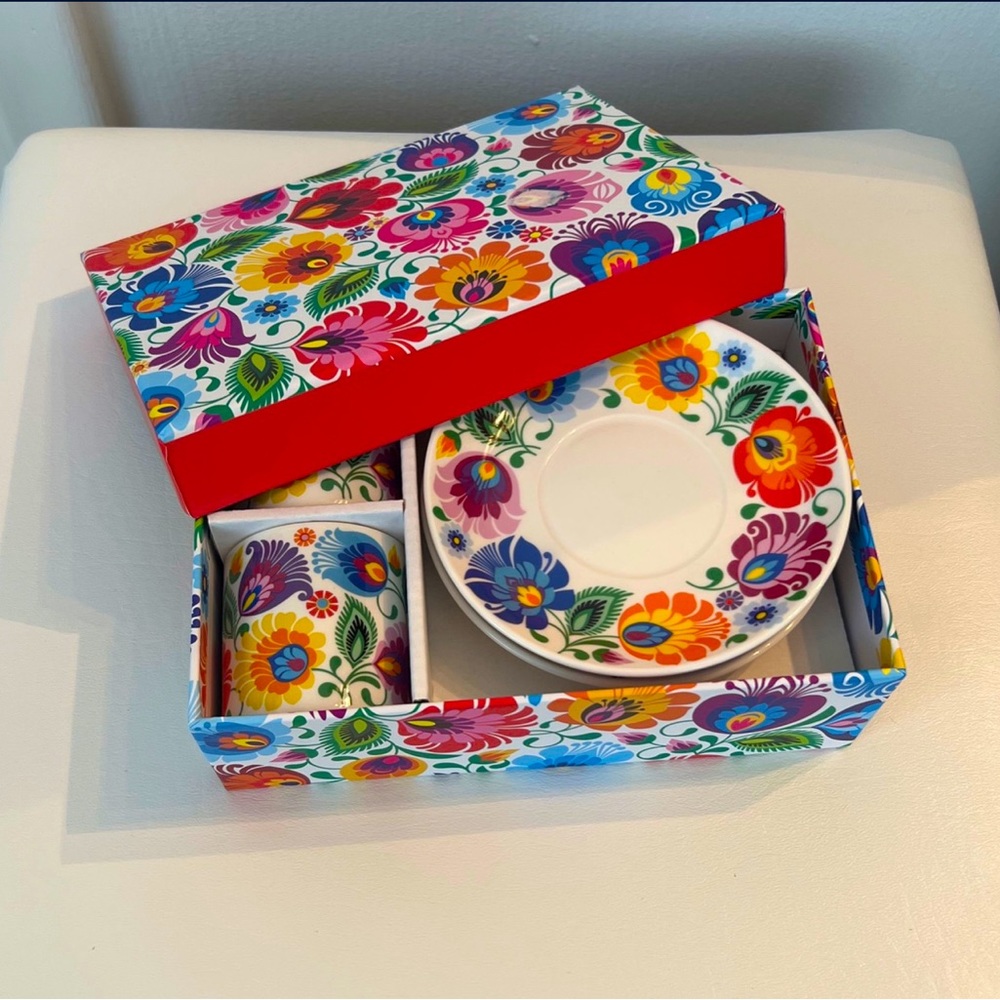 Gorgeous floral Espresso set new